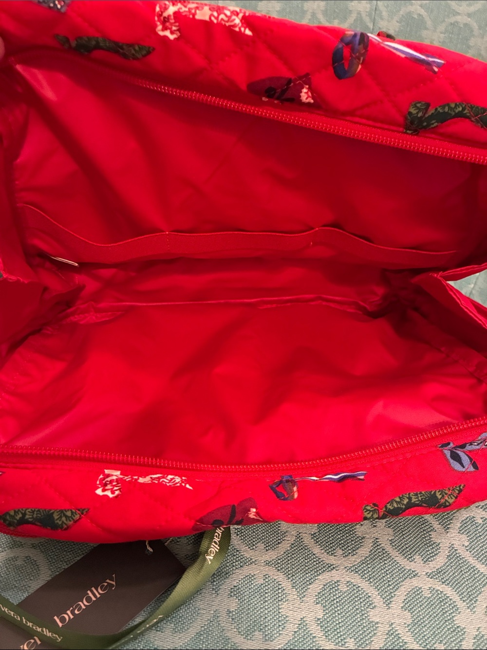 Vera Bradley Red Quilted Ultimate Travel Bag with Bow Print - Picture 5 of 9